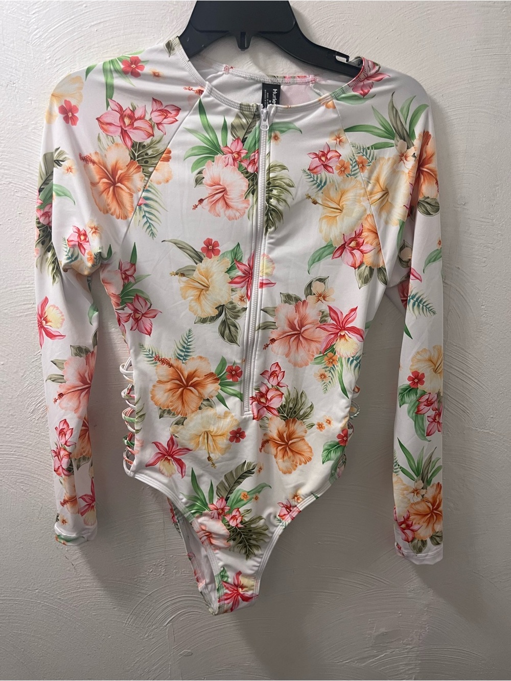 Hurley White Floral Long-Sleeve Zip One-Piece Swimsuit /Surf Women’s Size M NWOT - Picture 2 of 11